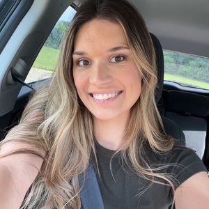 Meet your Posher, Alyssa